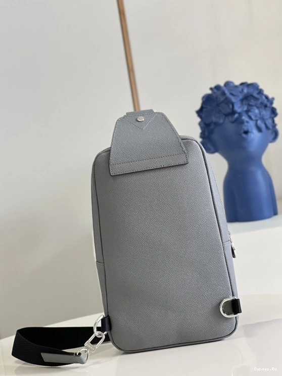 AVENUE VUITTON LOUIS BAG SLING 0328